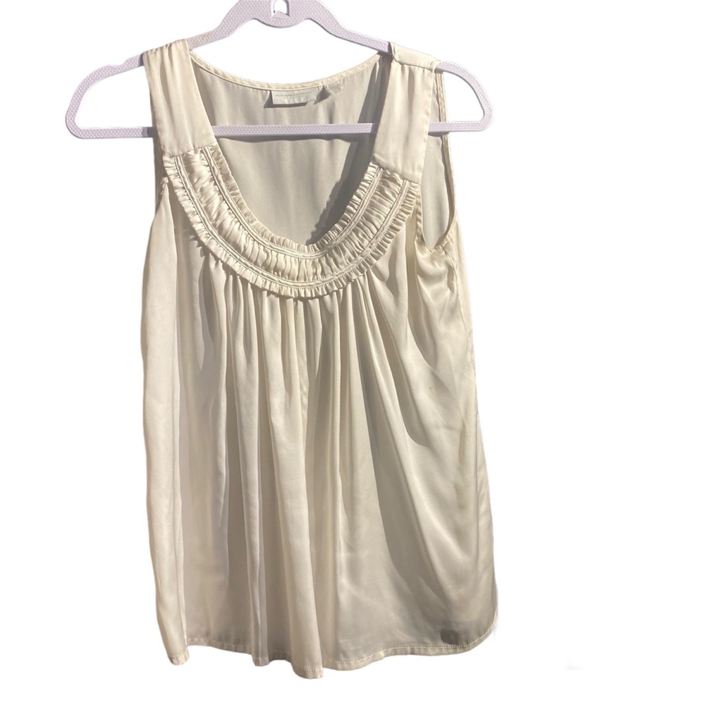 White Sleeveless Ruffled Blouse by Banana Republic size: s